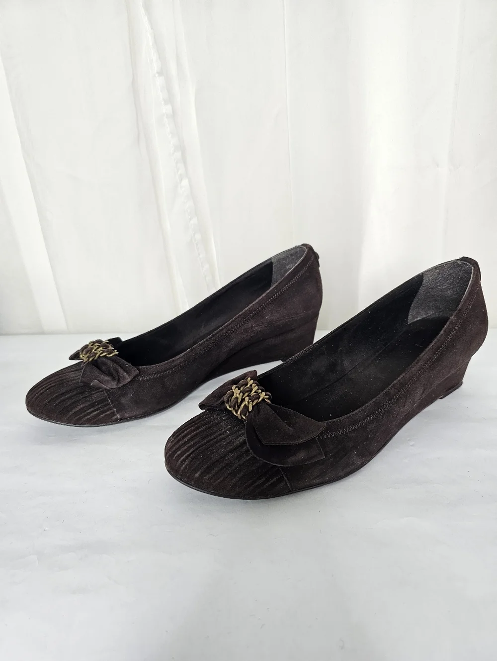 Stuart Weitzman Frobozzie Brown Cola Suede Pleated Wedge Pumps Preppy 90s 8.5 - Picture 5 of 13
